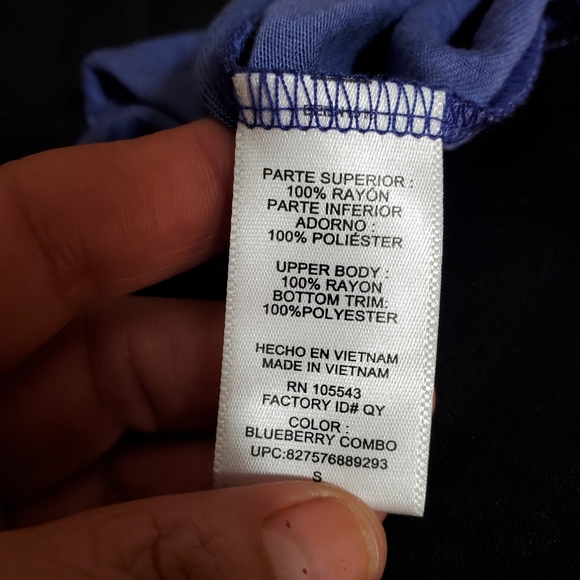 Women's Elie Tahari Blue Rayon Snake Print Tunic Blouse S.Pit to pit approx: 1 - Picture 4 of 6